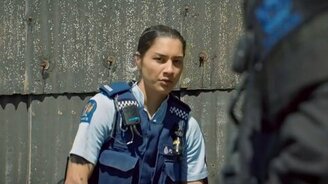 Как привлечь народ в полицию - смотреть видео (2:59)