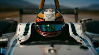 Гонщик против гепарда - смотреть видео (2:00)