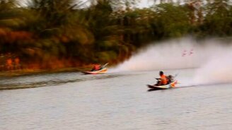 Безбашенные лодочники - смотреть видео (4:03)