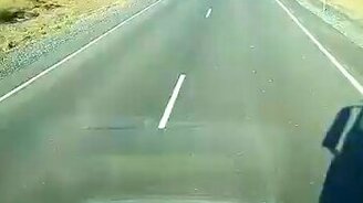 Столб посреди трассы - смотреть видео (0:34)