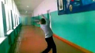 В стекло не попади! - смотреть видео (0:08)