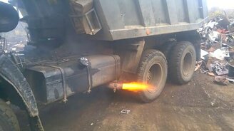 Огненный КамАЗ - смотреть видео (3:06)