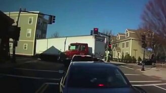 Поворот на фуре под 90 градусов - смотреть видео (0:15)