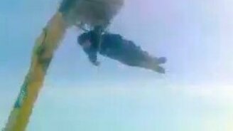 Космонавт-любитель готовится к полёту - смотреть видео (0:47)