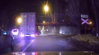 Авария с железнодорожным краном - смотреть видео (1:22)