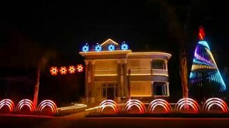 Световое шоу на доме - смотреть видео (3:06)