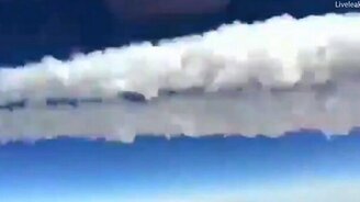 Опасный обгон в воздухе - смотреть видео (0:17)