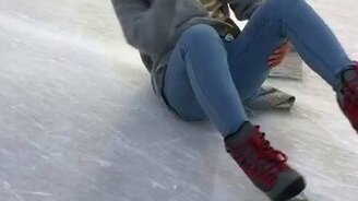 Выход на лёд через четыре года - смотреть видео (0:37)