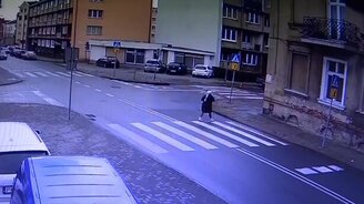 Самая везучая блондинка - смотреть видео (0:30)