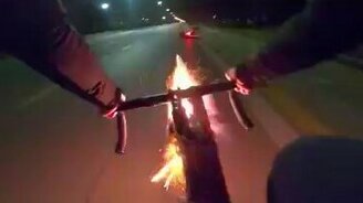 Наказал фейерверком - смотреть видео (1:37)