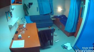 Чем работа в море отличается от работы в офисе - смотреть видео (0:39)