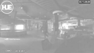 Ночь для сына в торговом центре - смотреть видео (0:39)