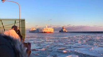 Обледеневший гигант прибыл! - смотреть видео (3:54)