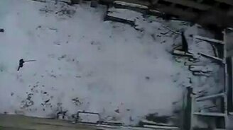 Полёт с крыши многоэтажного дома - смотреть видео (0:32)