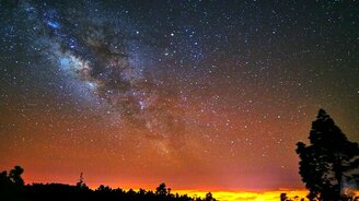Чудесная красота ночного неба - смотреть видео (4:38)