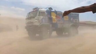 Болельщики-помощники - смотреть видео (0:55)