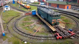 Поворотный круг для разворота локомотива - смотреть видео (3:49)