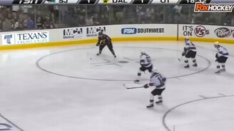 Удивительные сейвы вратарей в хоккее - смотреть видео (6:00)