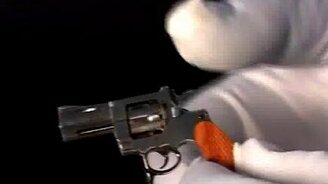 Невероятно маленький револьвер - смотреть видео (0:31)