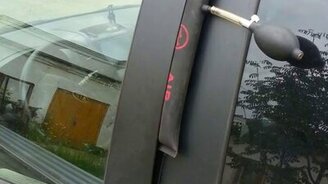 Как открыть дверь машины - смотреть видео (1:03)