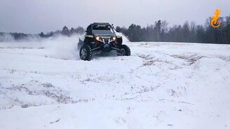 На мощном вездеходе на сугробам - смотреть видео (0:59)