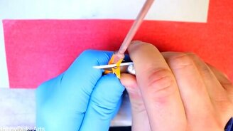 Резьба по карандашам - смотреть видео (4:18)