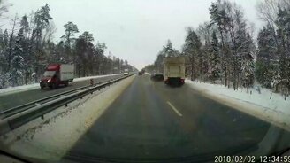 Настоящий дурак на дороге - смотреть видео (0:44)