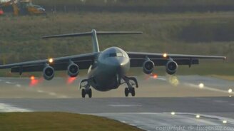 Самолёт-попрыгунчик - смотреть видео (1:31)