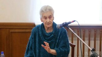 Бабушка-сказочница - смотреть видео (1:30)