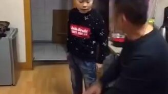 Достойный ответ на недовольство отца - смотреть видео (0:18)