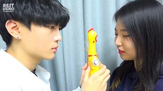 Дуэт с жёлтой курицей - смотреть видео (1:23)