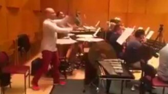 Опасный для жизни оркестр - смотреть видео (0:12)