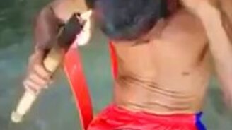 Как постричь себя огнём - смотреть видео (1:00)