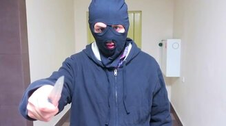 Как глубока женская сумка - смотреть видео (0:55)