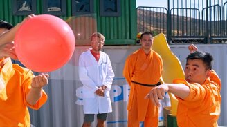 Лопнул шарик иглой через стекло - смотреть видео (5:43)