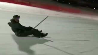 Эффектный спуск на лопате - смотреть видео (1:37)