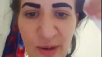 Короче, я покрасила брови... - смотреть видео (0:34)