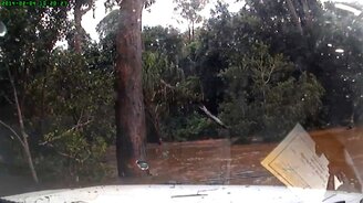 Дорога превращается в реку - смотреть видео (1:11)