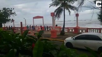 Окатило волной - смотреть видео (0:41)