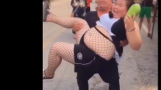 Смешное с людьми и зверушками - смотреть видео (7:02)