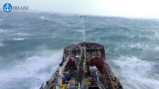 Плывём в океанский шторм - смотреть видео (14:01)