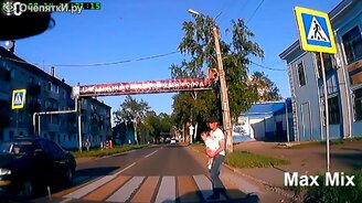 Будь внимательных и осторожным пешеходом! - смотреть видео (5:28)