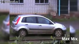 Когда забыл снять с ручника и поехал - смотреть видео (6:39)