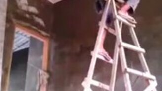 Ловкое передвижение стремянки - смотреть видео (1:14)