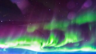 Северное сияние глазами пилота - смотреть видео (2:24)