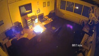 Взрыв аккумулятора ноутбука - смотреть видео (1:44)