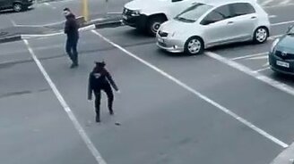 Когда уткнулся в смартфон - смотреть видео (0:35)