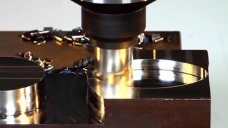 Работа станков с программным управлением - смотреть видео (11:35)