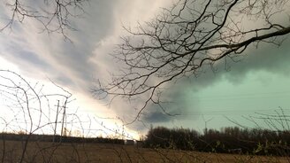 Штормовое рулонное облако - смотреть видео (1:24)