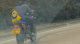 Мотоциклист без шлема - смотреть видео (0:27)
